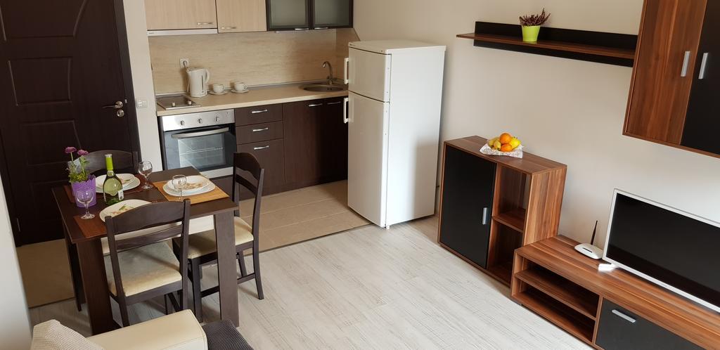 Family Aparthotel Vintegra Burgas Extérieur photo