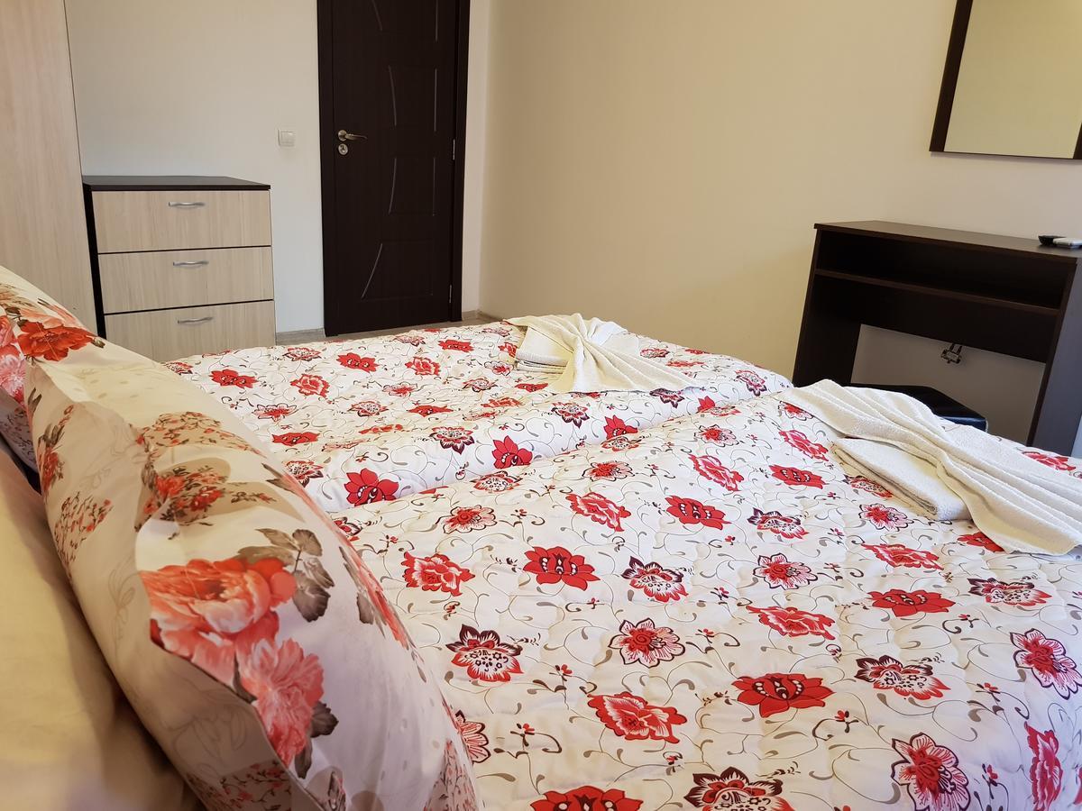 Family Aparthotel Vintegra Burgas Extérieur photo