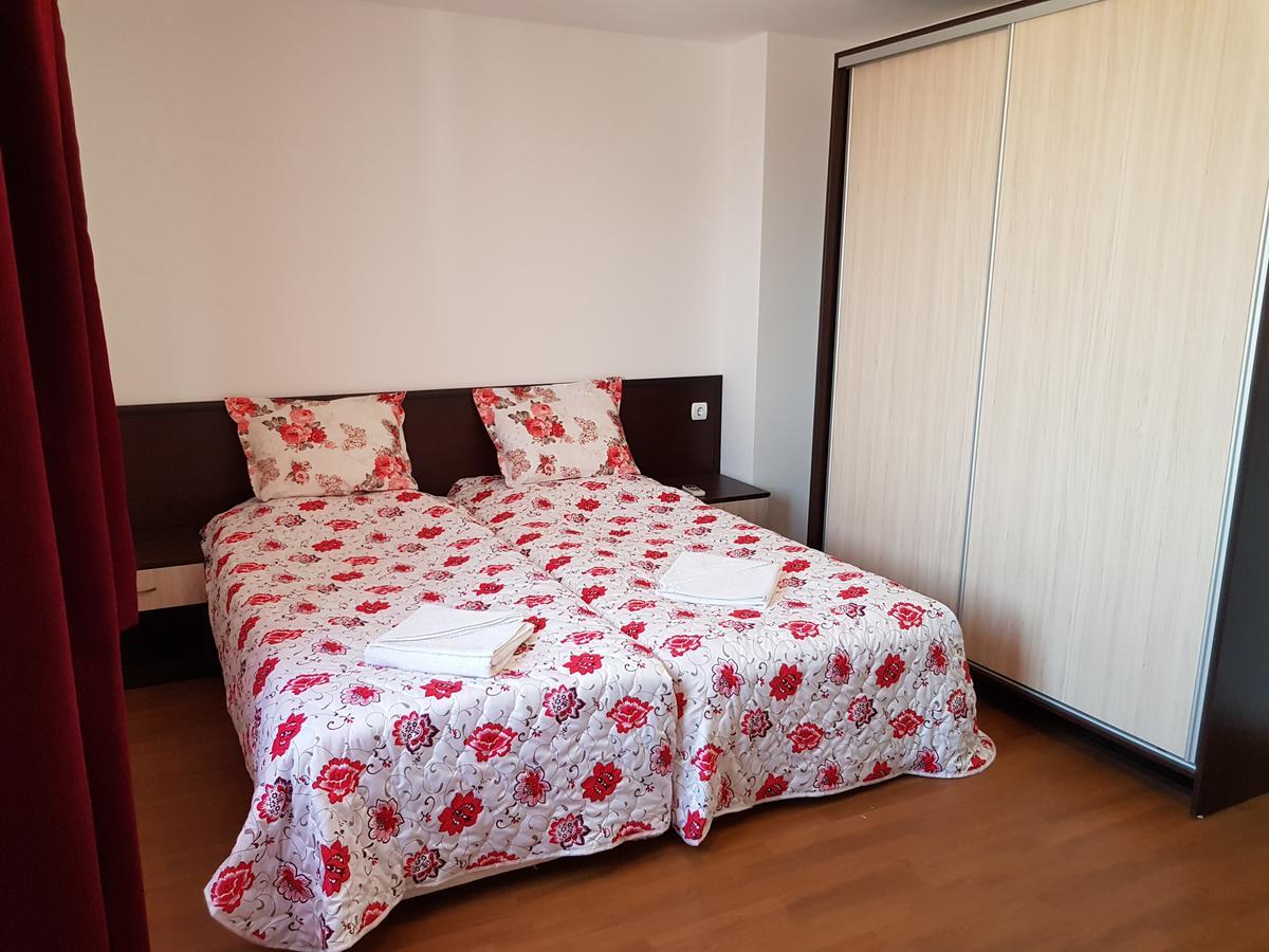 Family Aparthotel Vintegra Burgas Extérieur photo