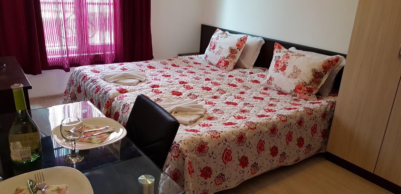 Family Aparthotel Vintegra Burgas Extérieur photo