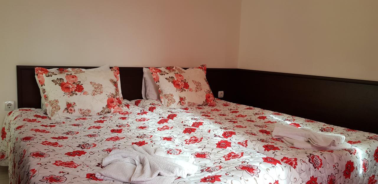 Family Aparthotel Vintegra Burgas Extérieur photo