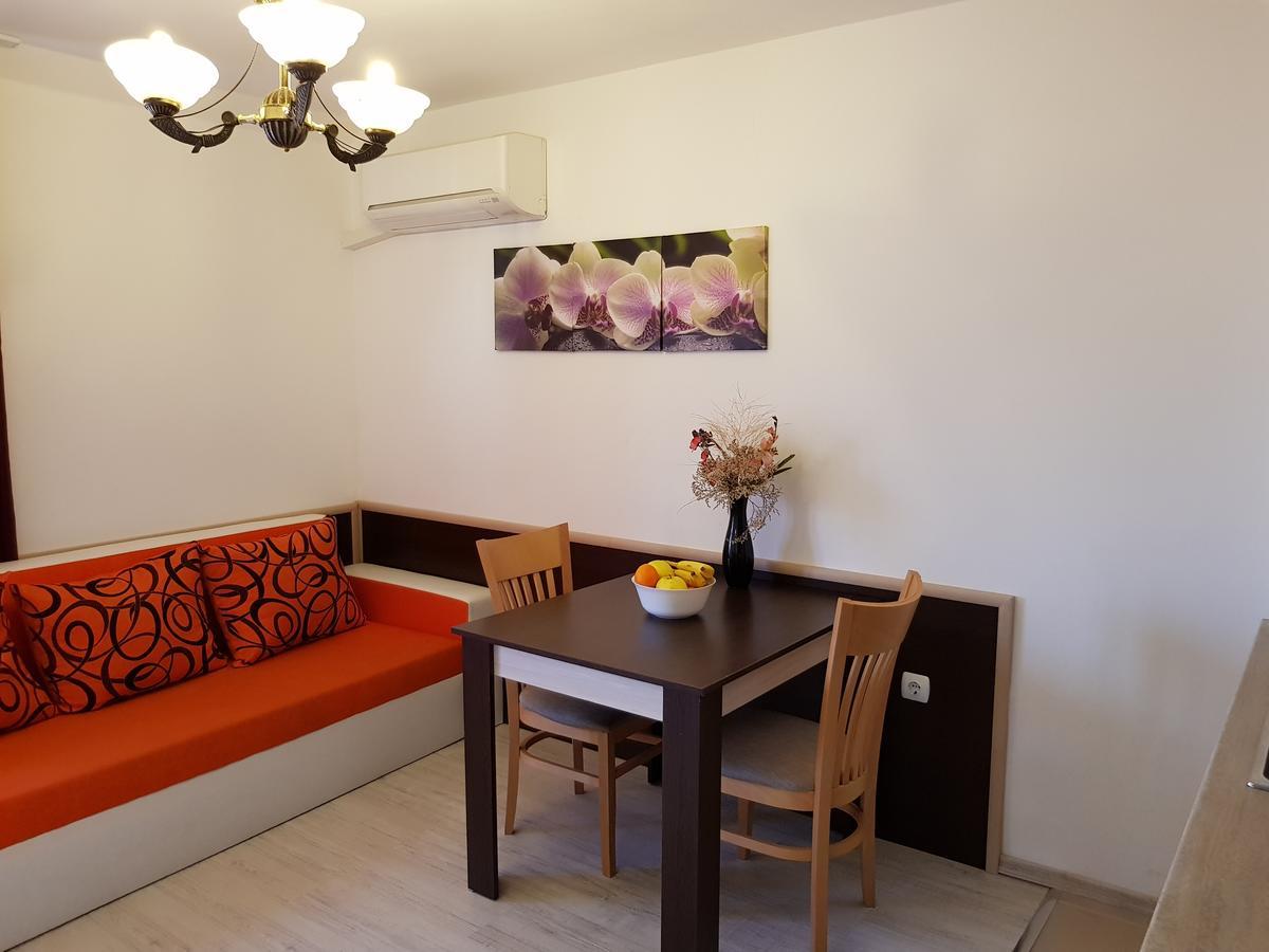 Family Aparthotel Vintegra Burgas Extérieur photo