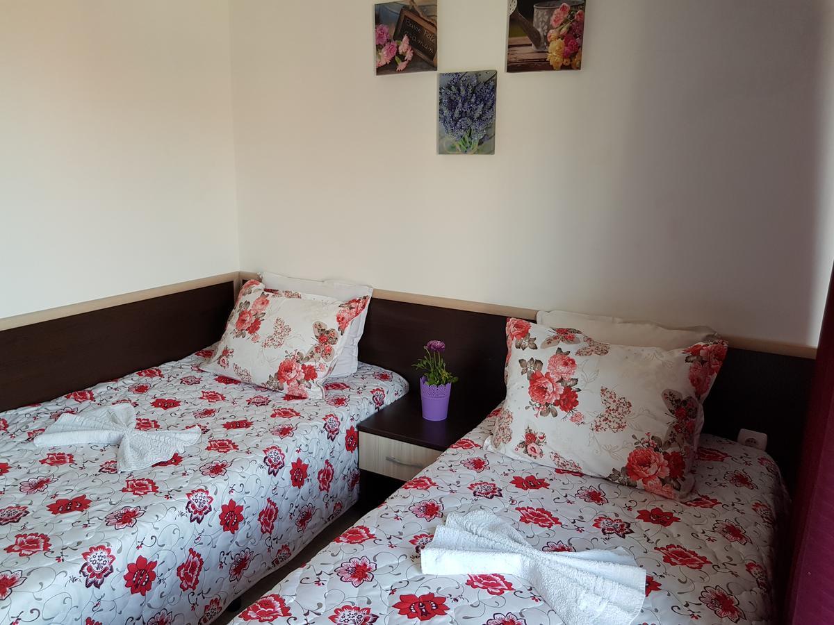 Family Aparthotel Vintegra Burgas Extérieur photo