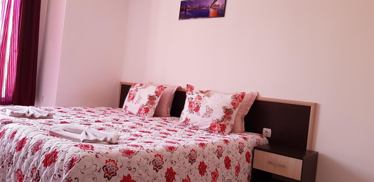 Family Aparthotel Vintegra Burgas Extérieur photo