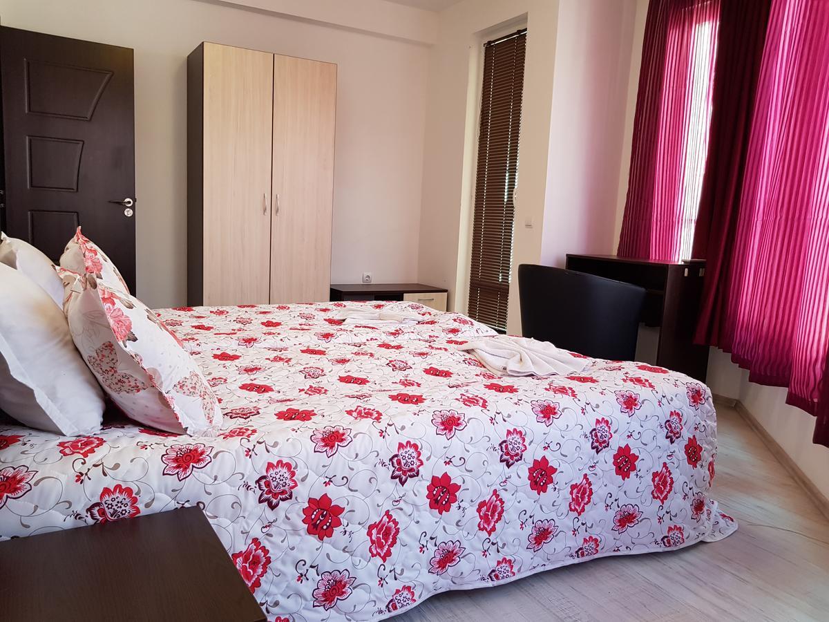 Family Aparthotel Vintegra Burgas Extérieur photo