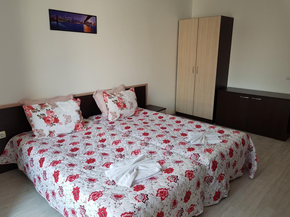 Family Aparthotel Vintegra Burgas Extérieur photo