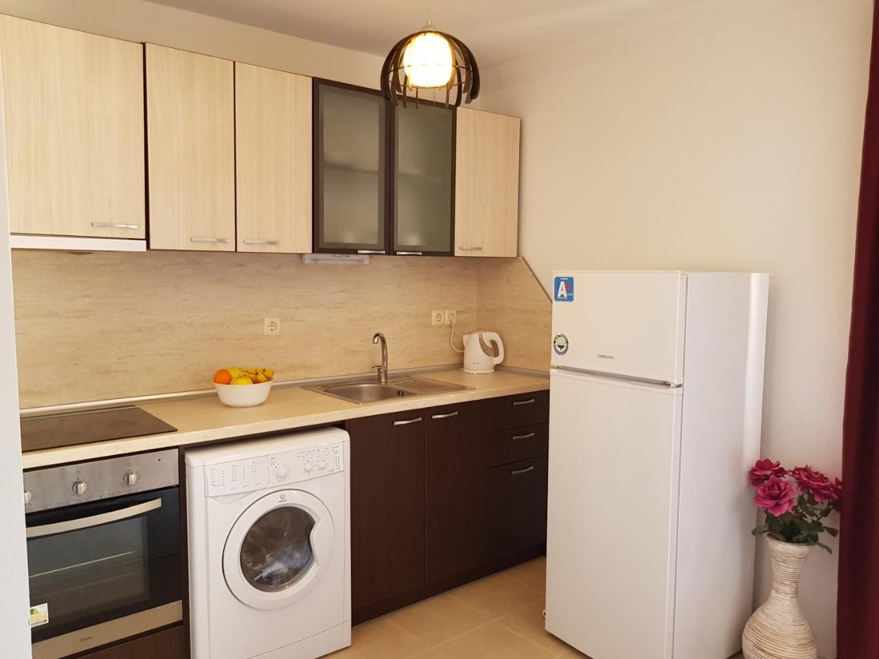 Family Aparthotel Vintegra Burgas Extérieur photo